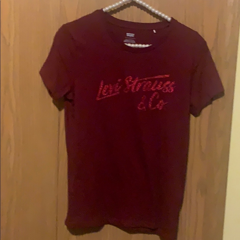 New Levi’s tee shirt red glitter writing